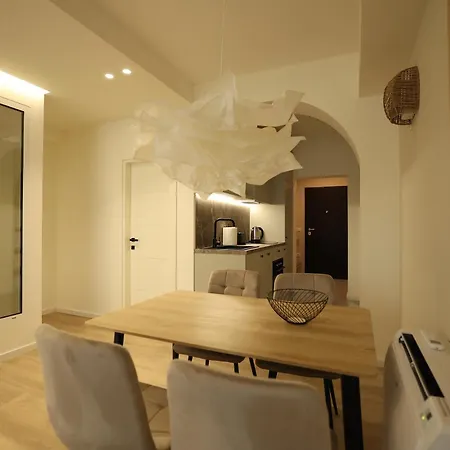 Sunshine Apartment *